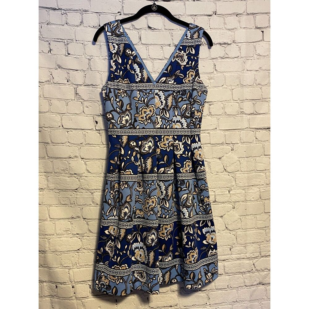 Vince Camuto Women's V Neck Sleeveless Dress Blue Pattern Size 8